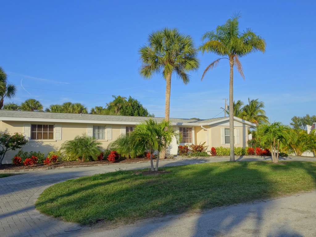Island Mojo by Anna Maria Island Accommodations