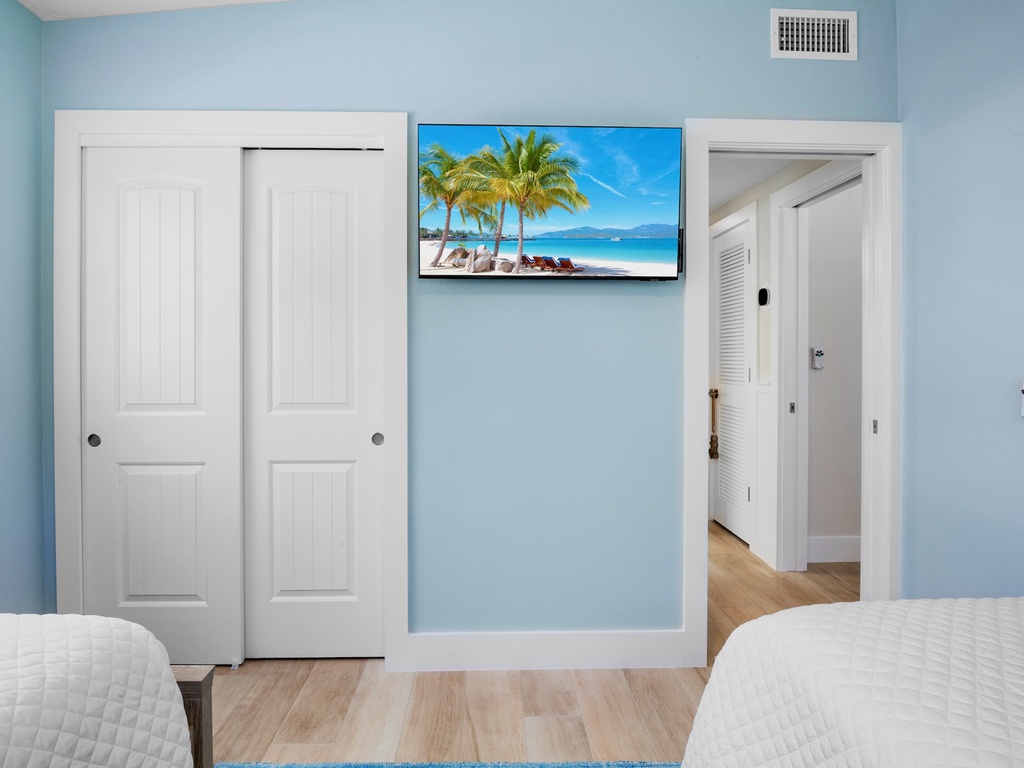 Third Bedroom - Two Twins