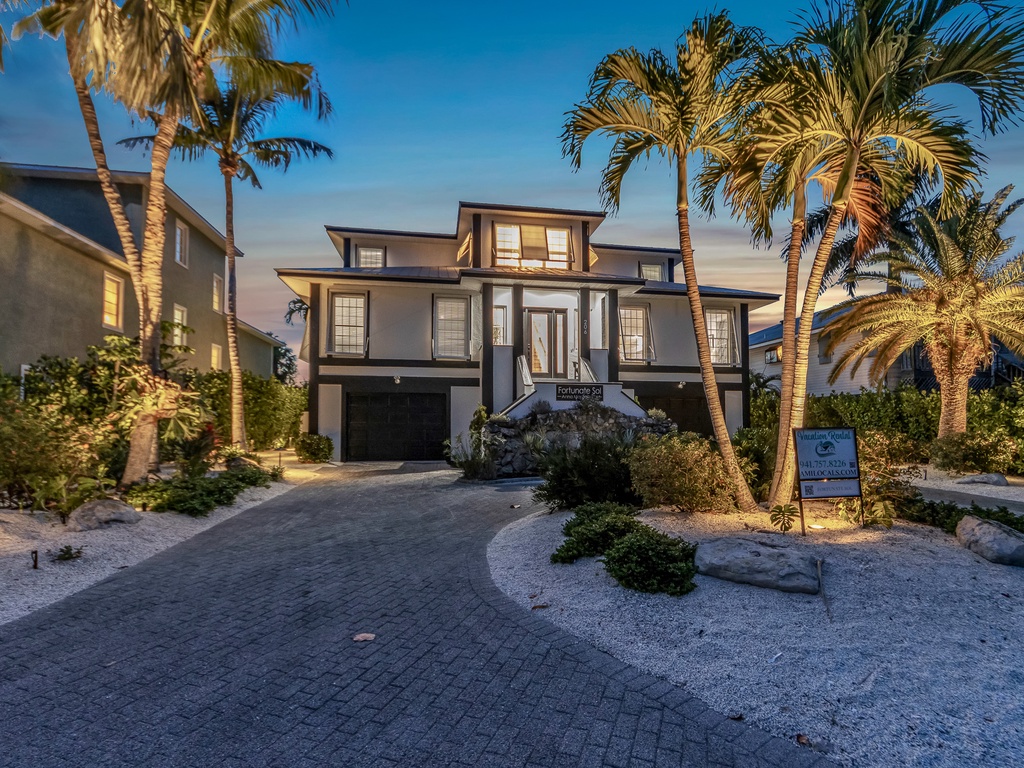 Grand Entrance and Design