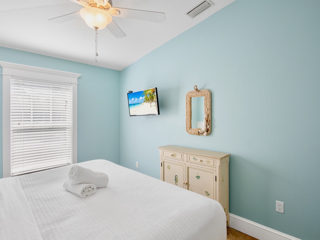 Second Bedroom, King