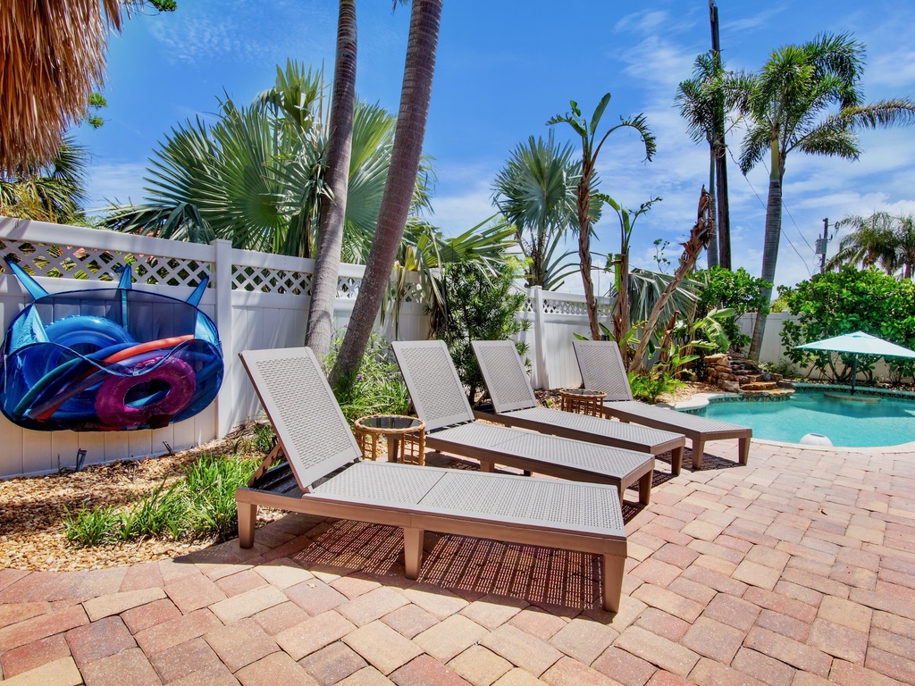 Poolside Loungers