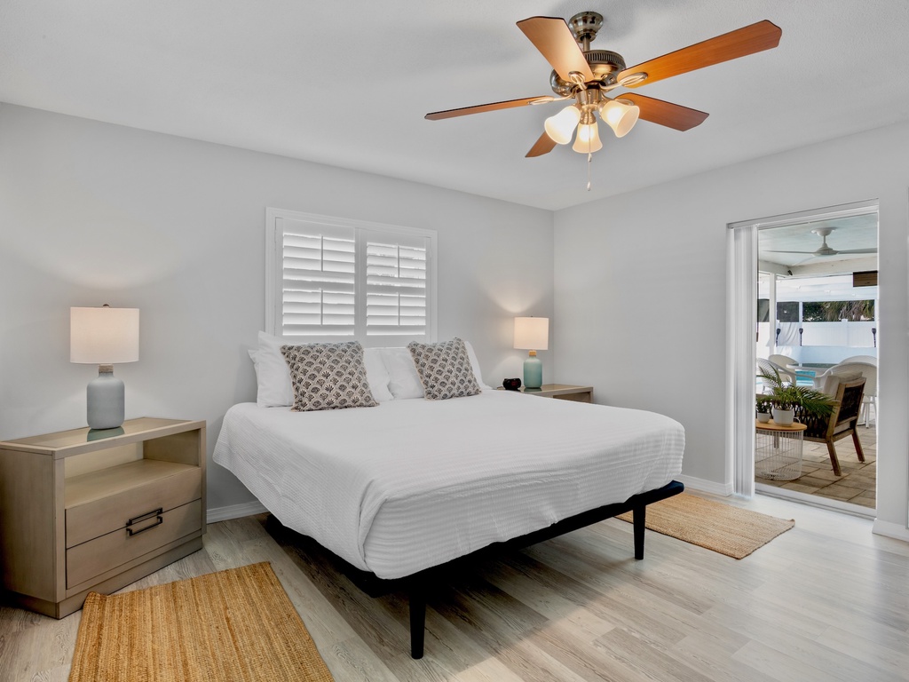 Primary Bedroom, King bed