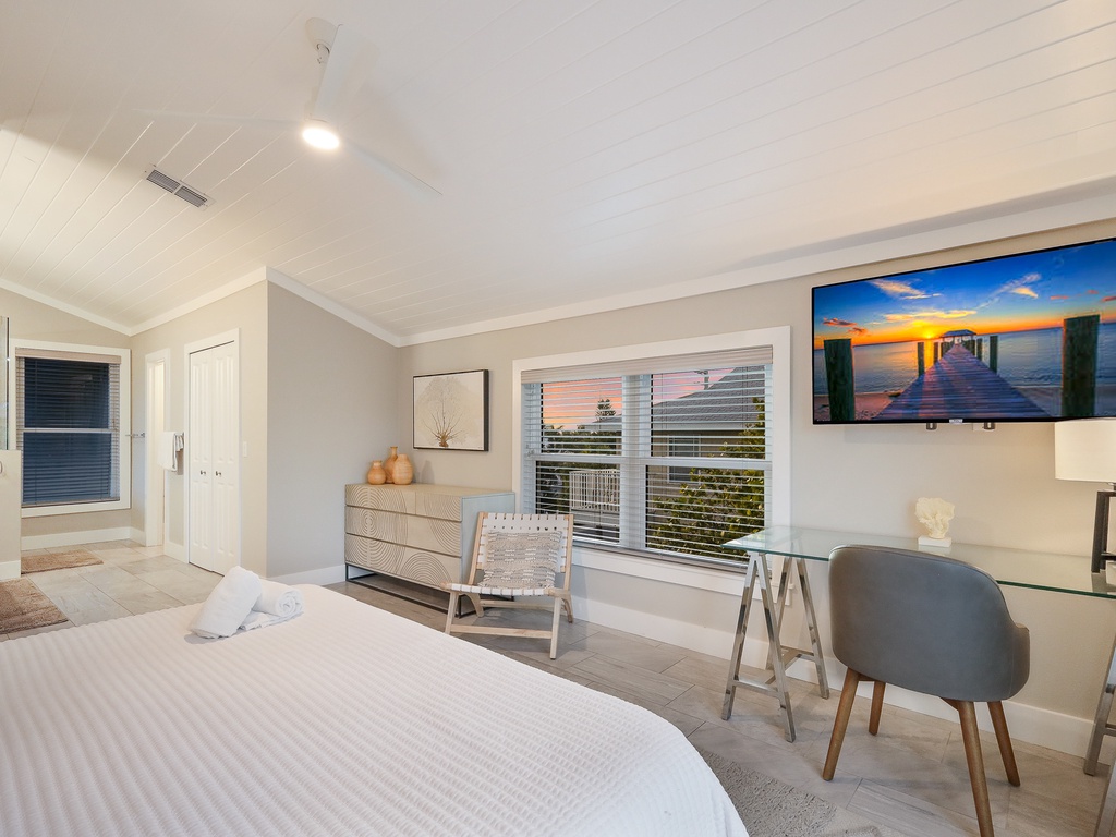 Primary Bedroom - King