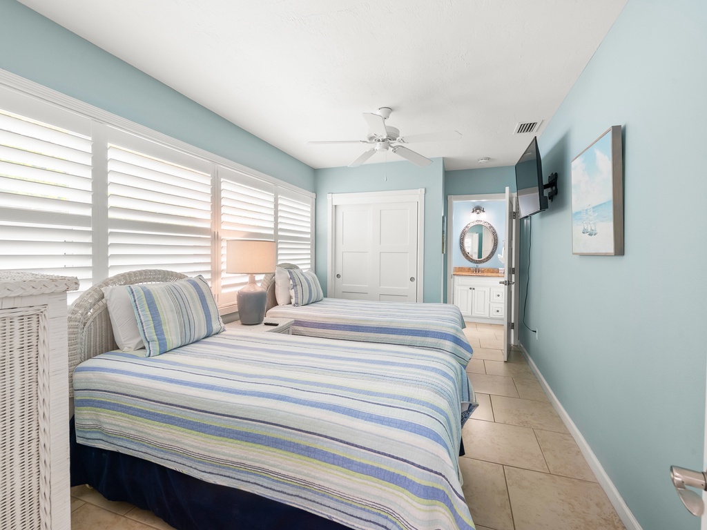 Fourth Bedroom, Two Twin beds