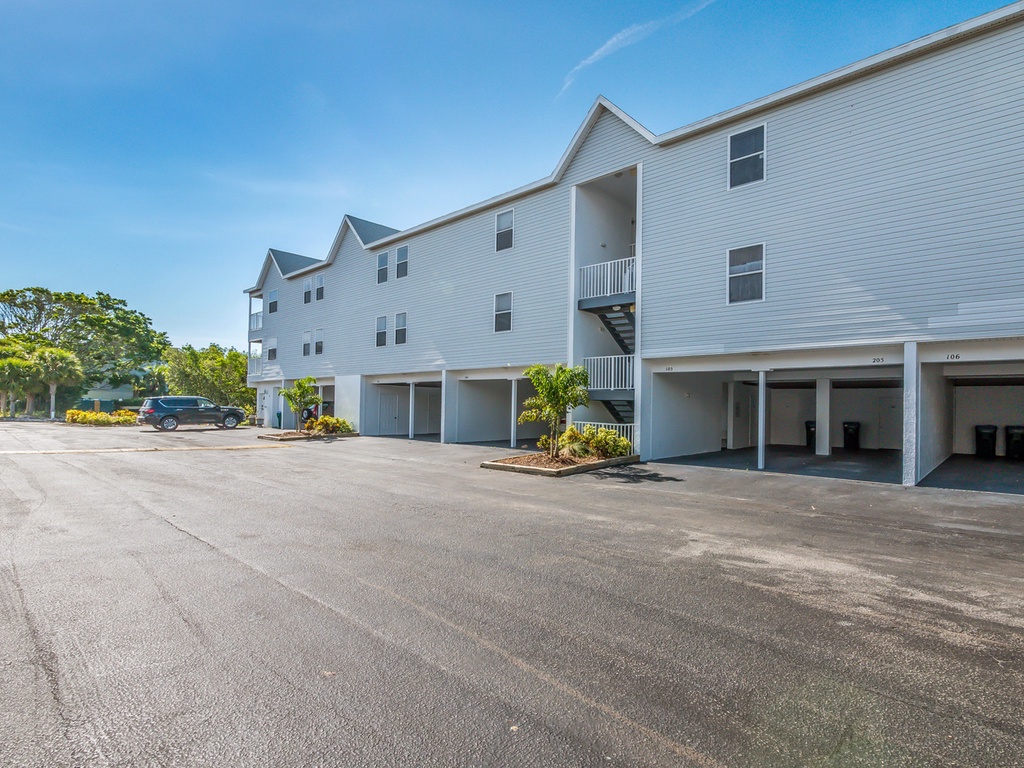 Sandy Pointe - AMI Locals