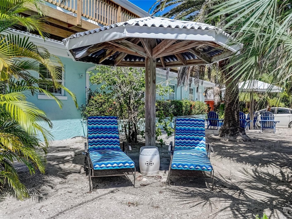 Outdoor with Lounge Space