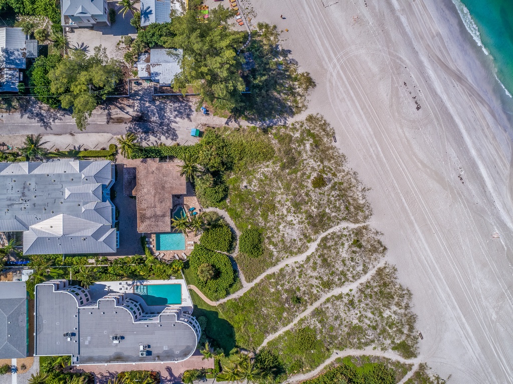 Gulf Front Location! Views for Days!