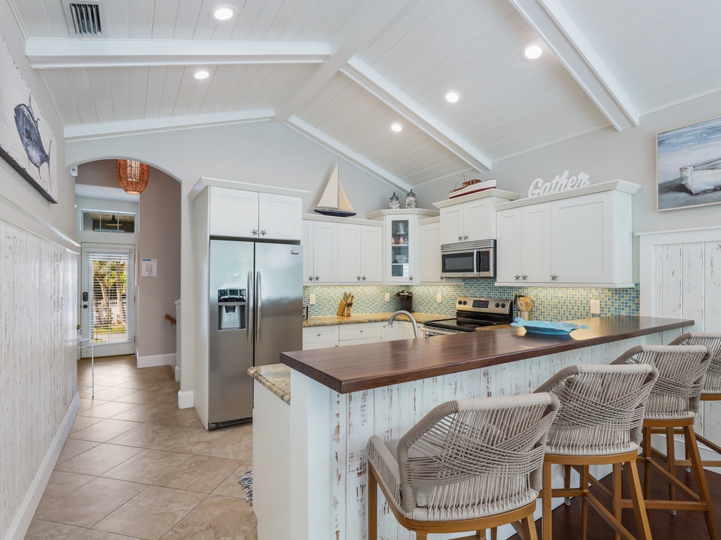 Fully equipped modern kitchen