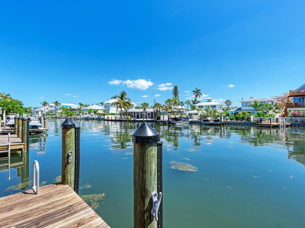 Dock Access Space - Anna Maria Island Locals