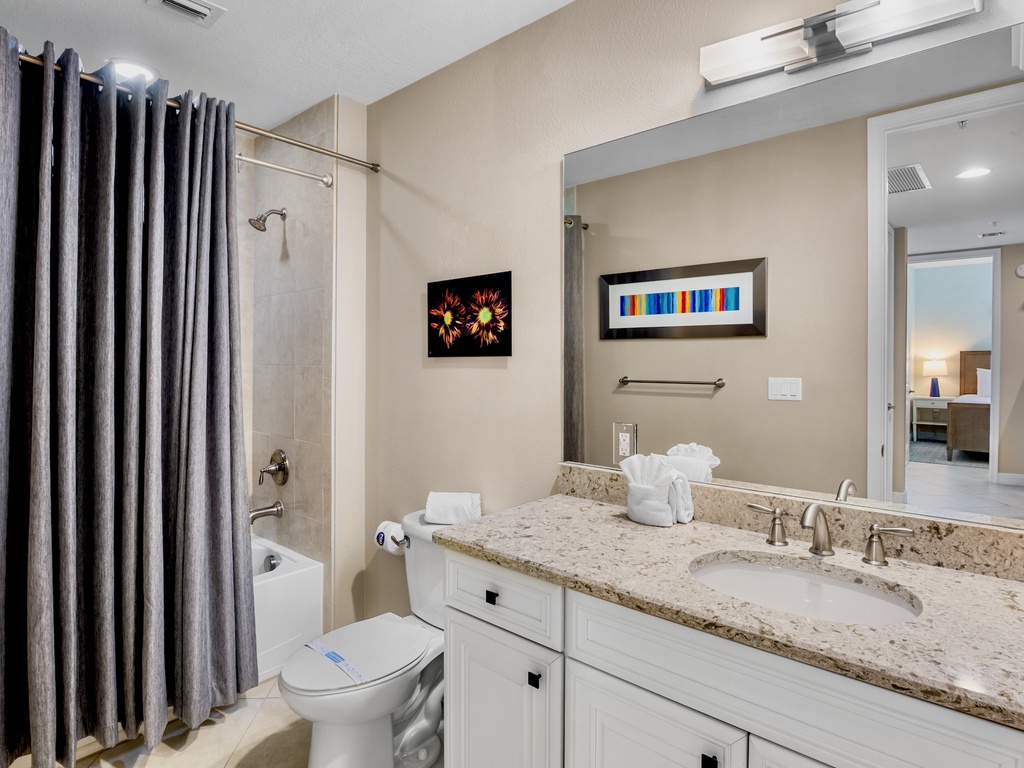 Hall Ensuite Bathroom