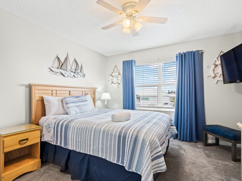Second Bedroom - Queen Bed