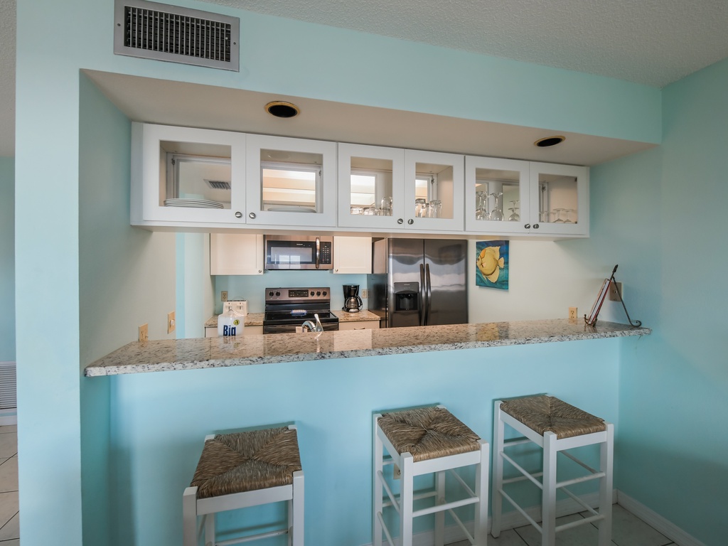 Kitchen - Breakfast Bar