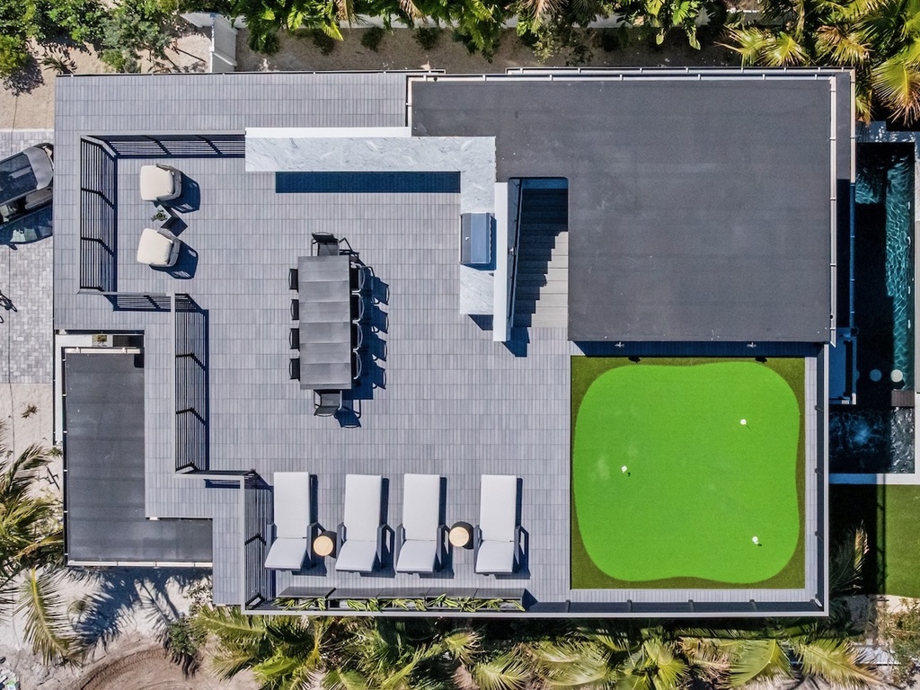Home with private pool, spa, and rooftop deck