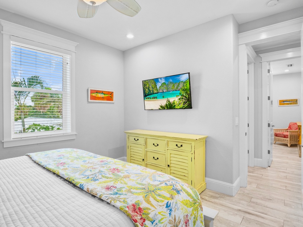 Coastal Haven - Third Bedroom King Suite