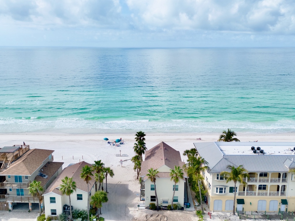 Beachfront property - Capri Condo D by Anna Maria Vacations