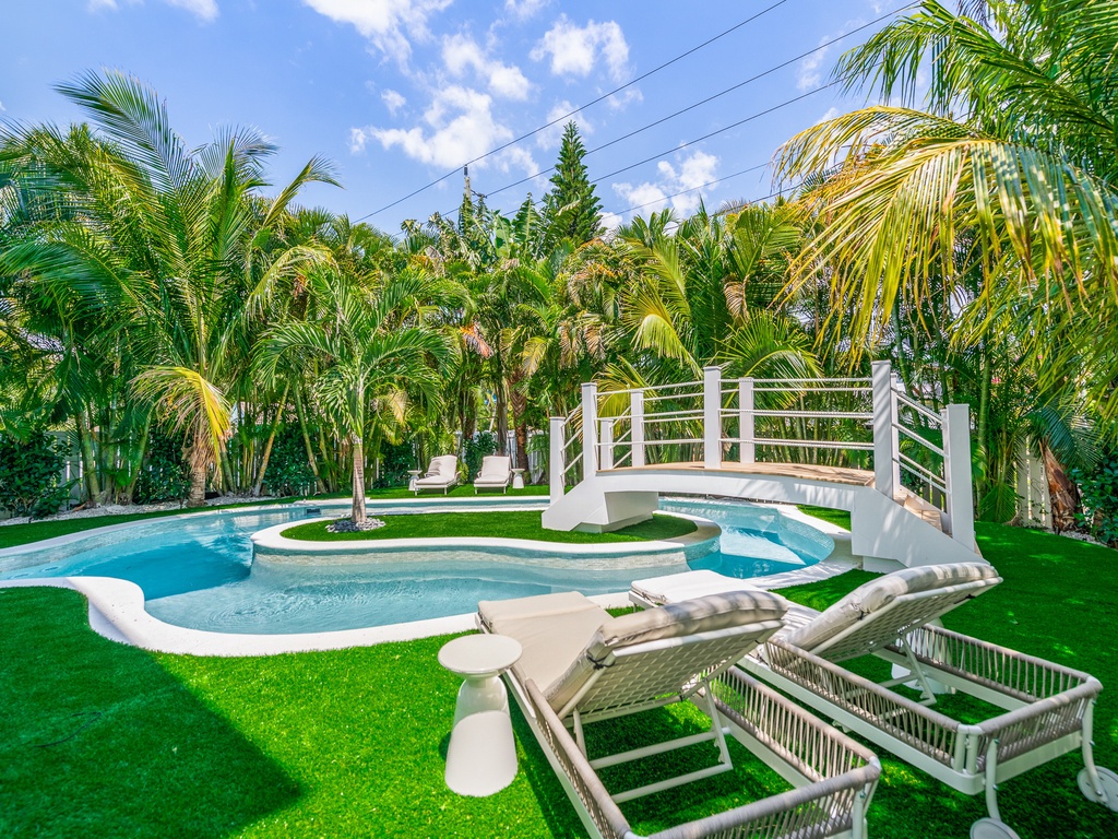 Lazy River Style Pool and Spa