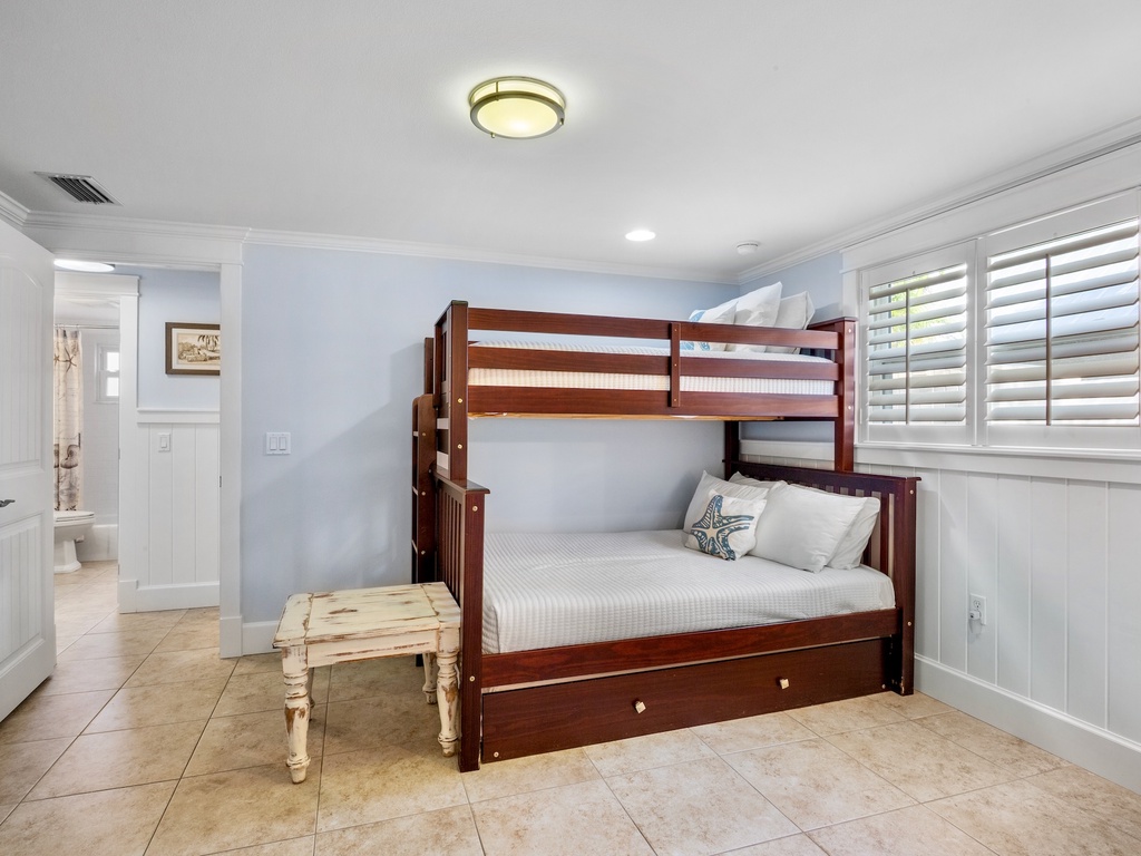 Third Bedroom, Twin-over-full bunk bed