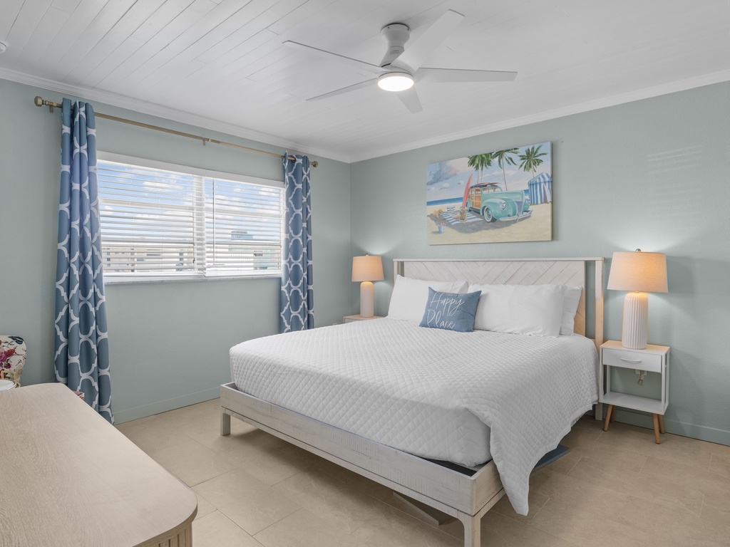 Second Bedroom, King