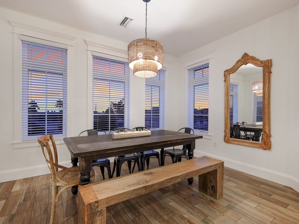 Indoor Dining Room - AMI Locals