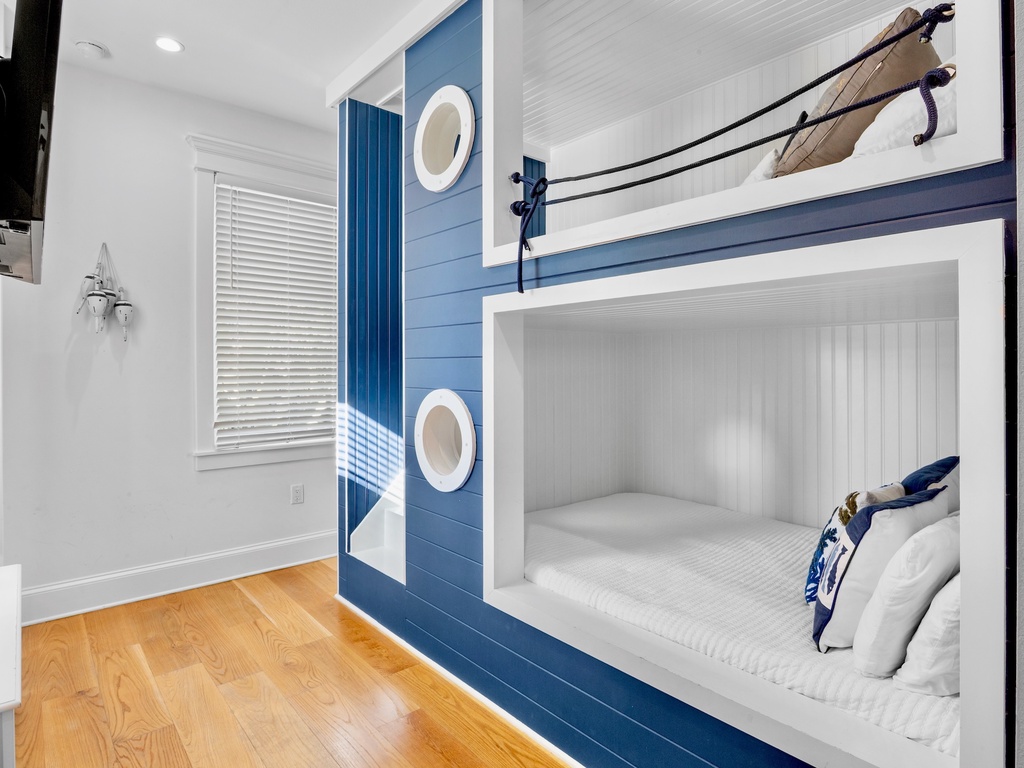 Sixth Bedroom (2nd floor) - Full-over-full bunk bed