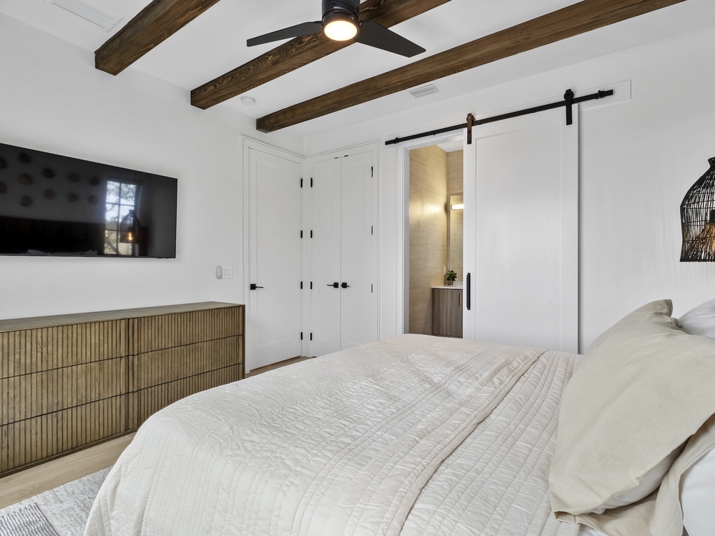 Fifth Bedroom, King