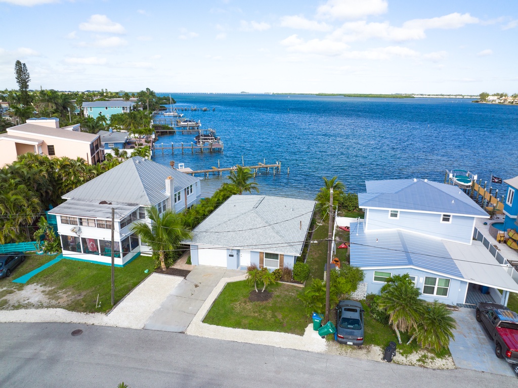 Bay 2 Beach Too by AMI Locals