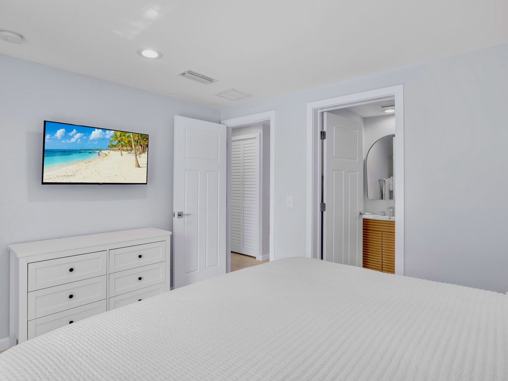 Second Bedroom A, King