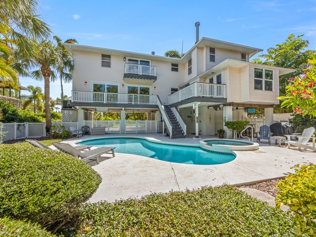Tarpon Pointe by Anna Maria Vacations