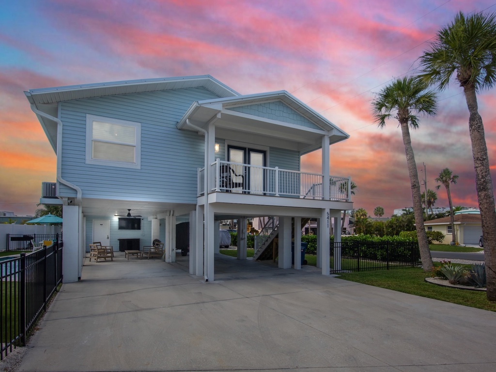 MI Island Time by Anna Maria Island Accommodations