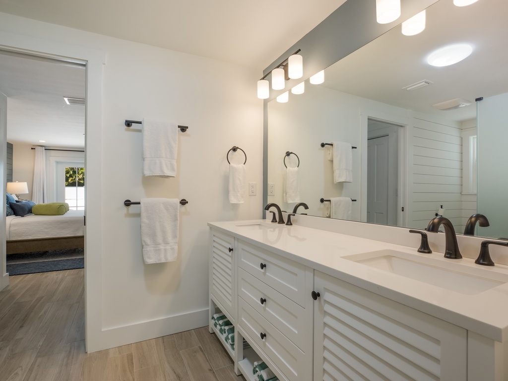 Primary Bathroom, Ensuite