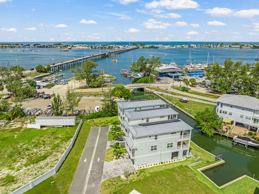 Close to Gulf Beaches