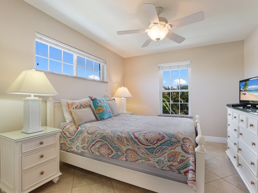 Third Bedroom - Queen