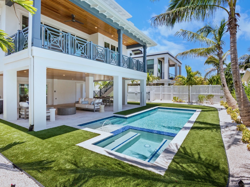 Private Pool and Spa