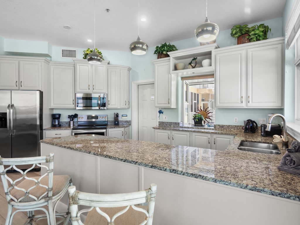 Fully equipped kitchen