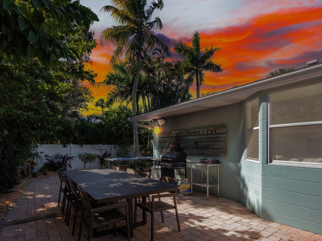 Blue Coral Beach House by AMI Locals