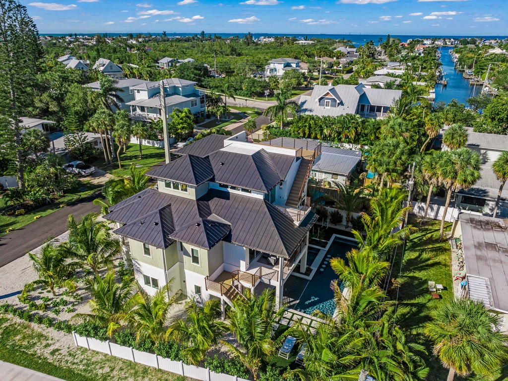 Annabella By The Sea by AMI Locals