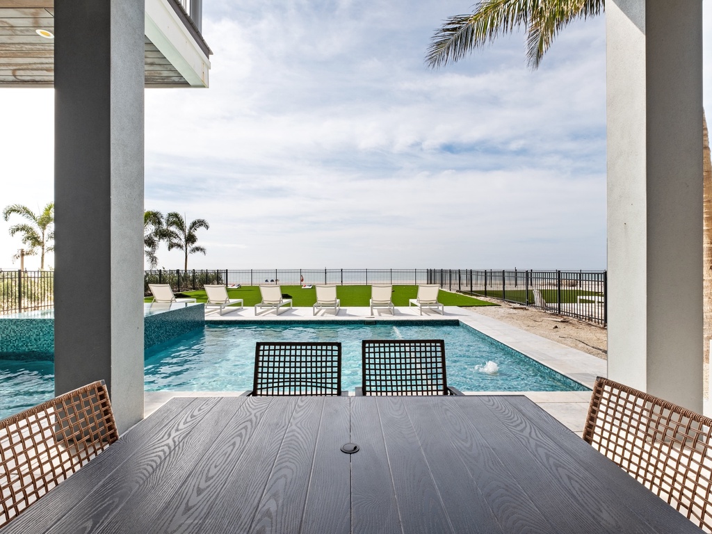 Poolside Lounge Area