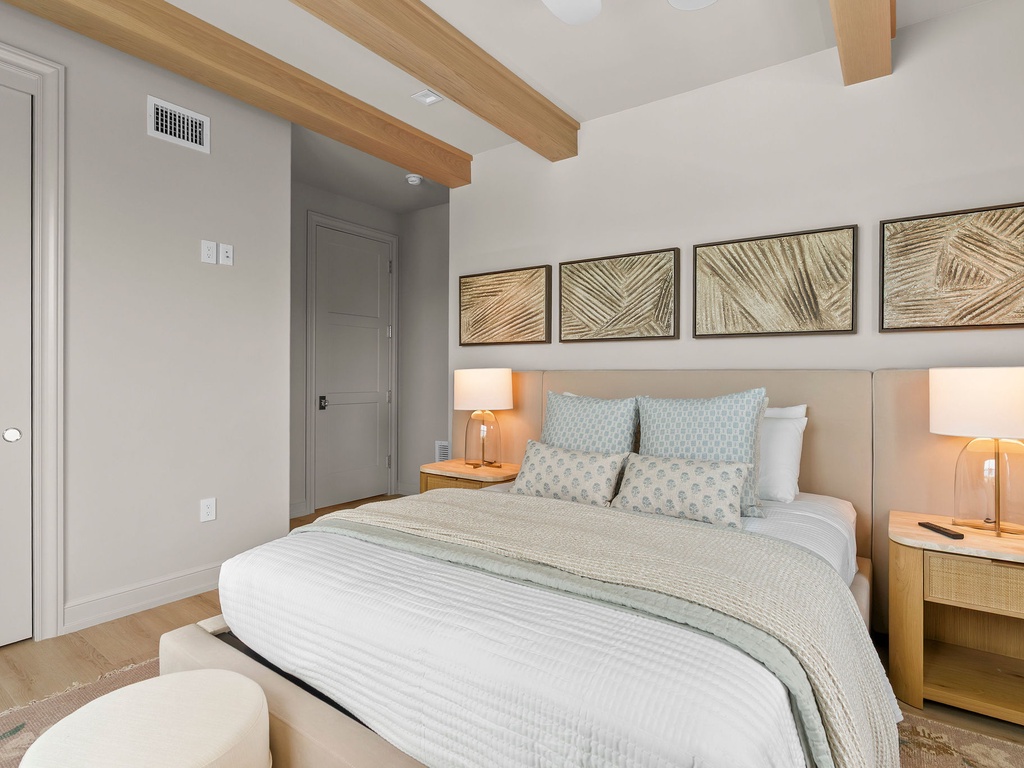 Third Bedroom, Queen Bed, Ensuite Bath