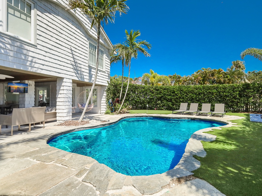 Lady From The Sea - By AMI Accommodations