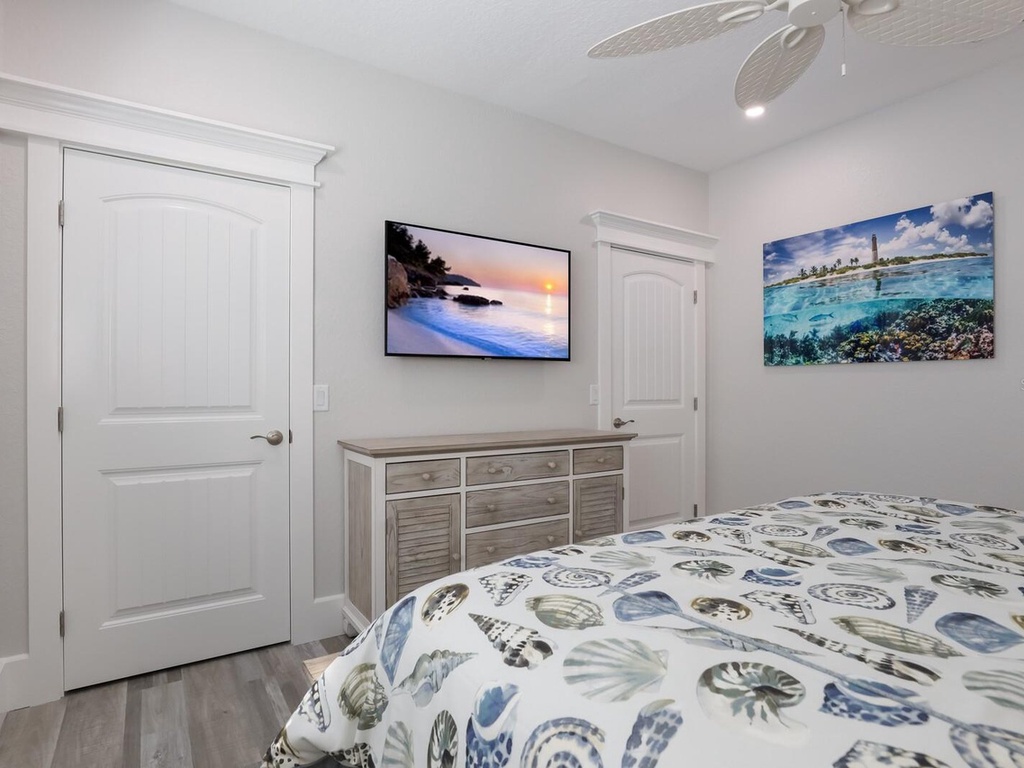 Fourth Bedroom, King bed
