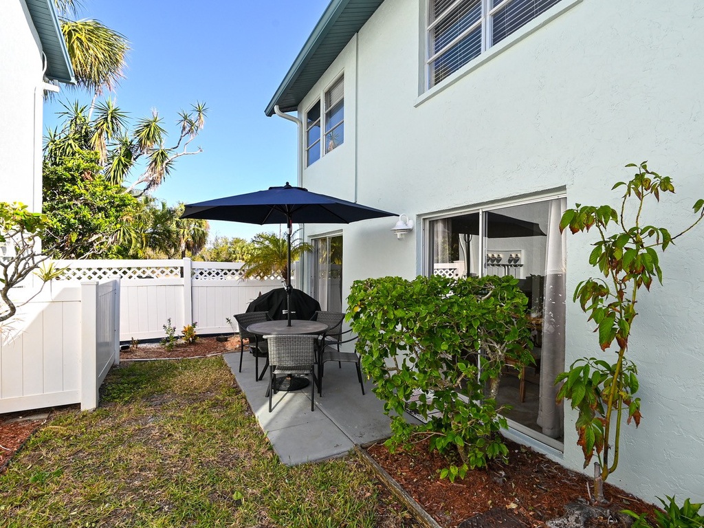 Dockside Bay Escape - AMI Locals