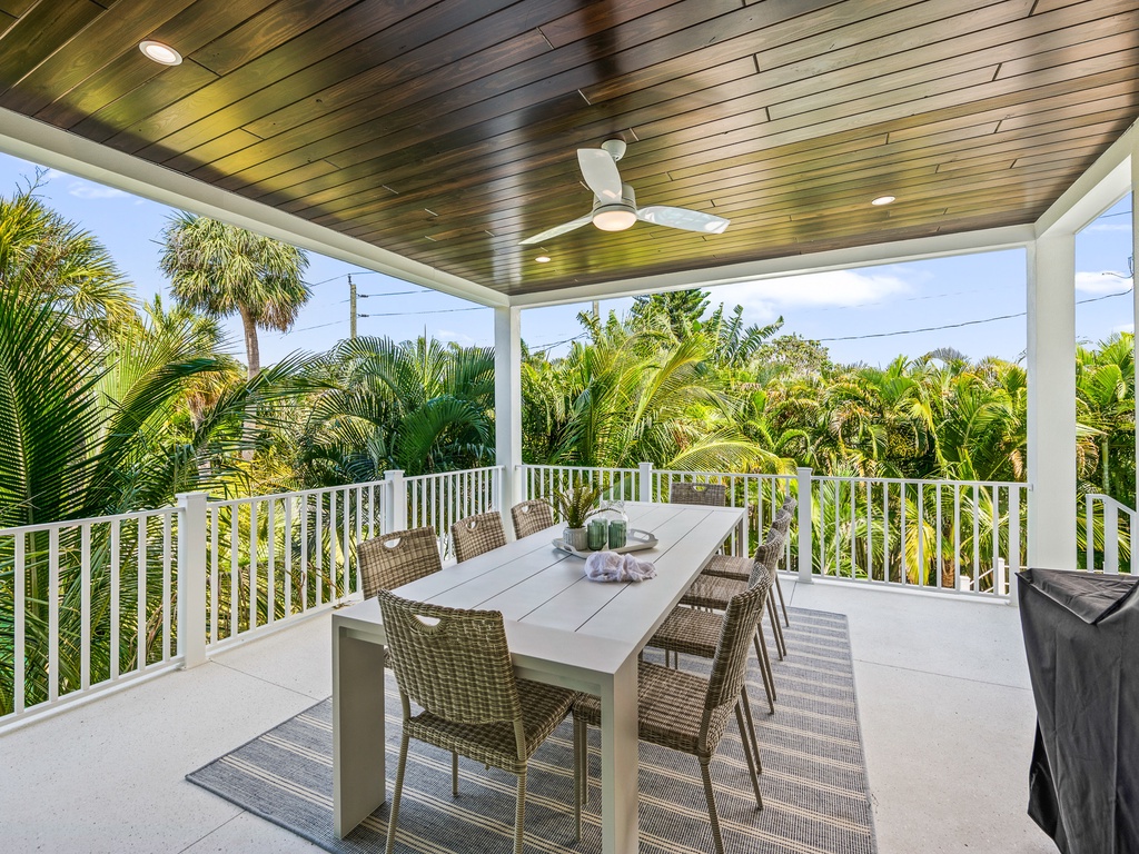 Balcony Dining Area