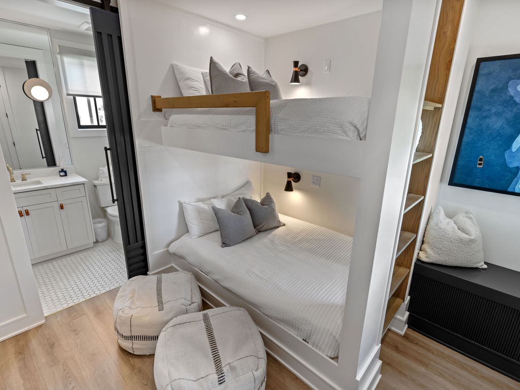 Fourth Bedroom, Full/Full Bunk