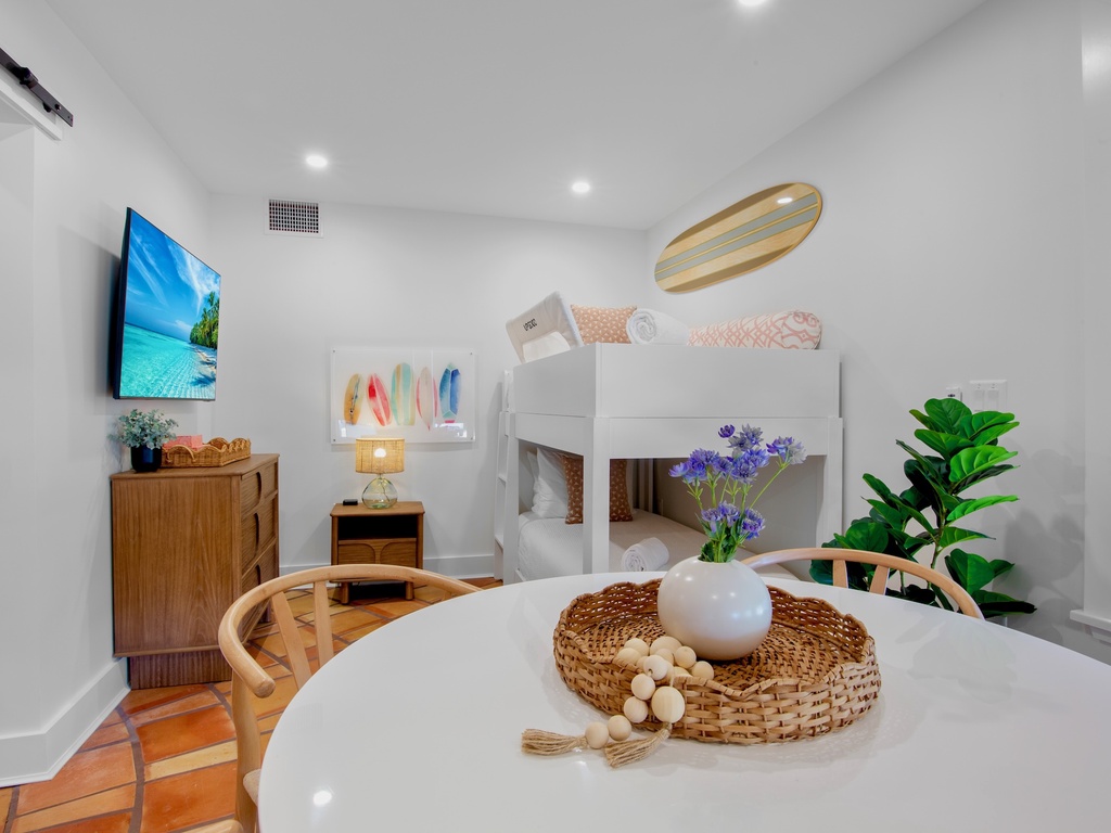 Additional Living - Twin/ Twin bunk