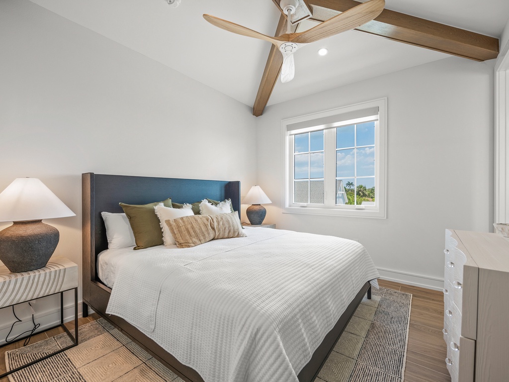 Second Bedroom - King