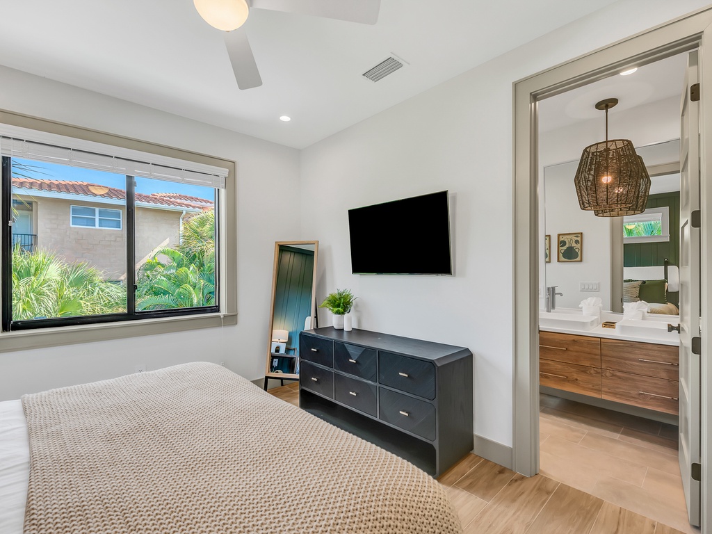 Seventh Bedroom - King Bed