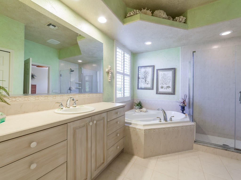 Primary Bedroom: Ensuite Bathroom