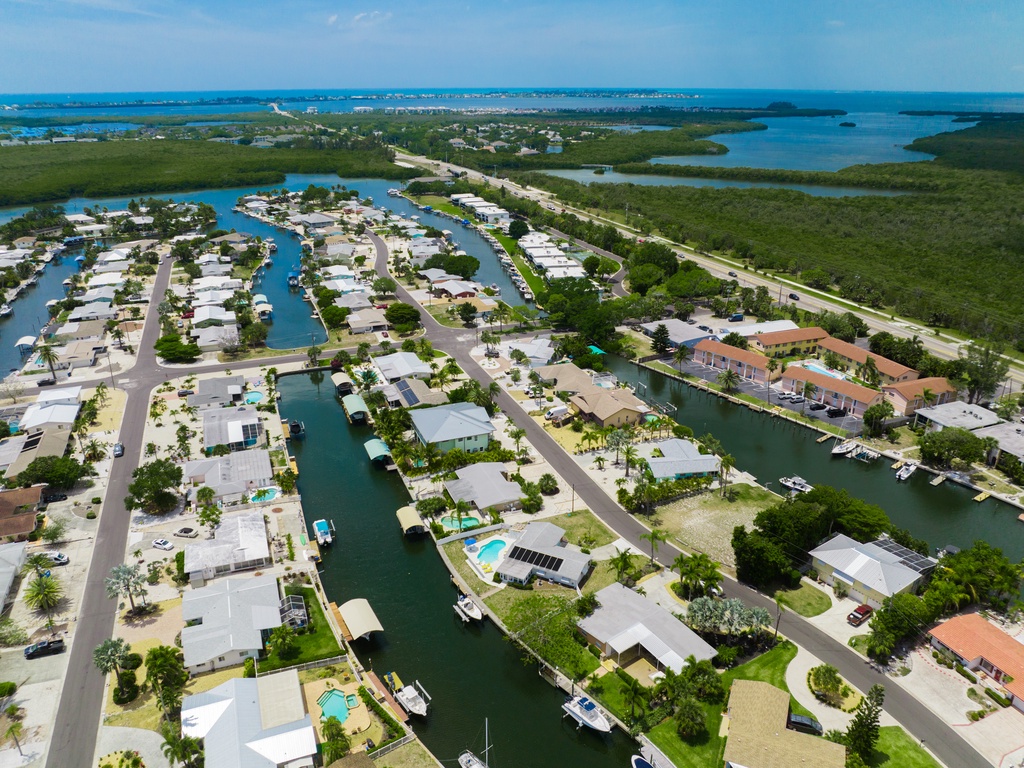 Edgewater by AMI Locals