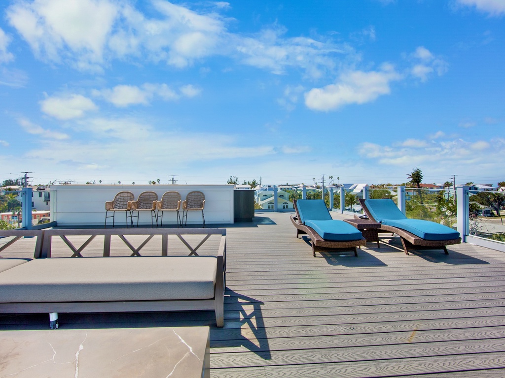 Rooftop Deck