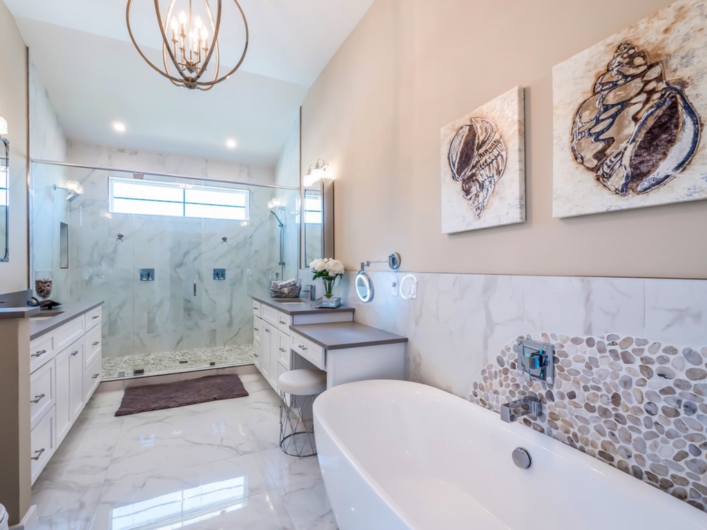 Primary Bathroom, Ensuite